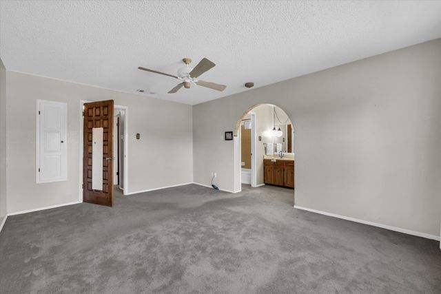 805 Evelyn Drive, Lorena, TX 76655