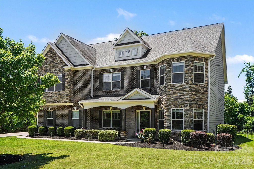 15301 Guthrie Drive, Huntersville, NC 28078