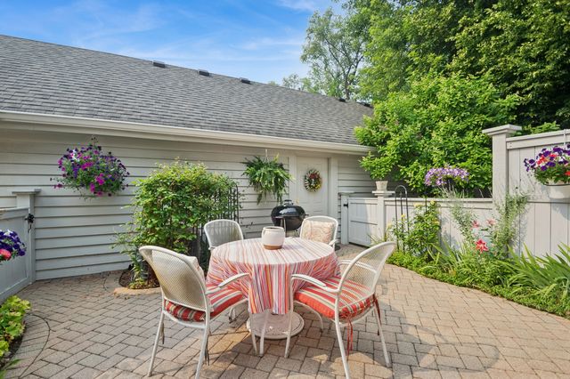 4265 W Thorndale Avenue, Chicago, IL 60646