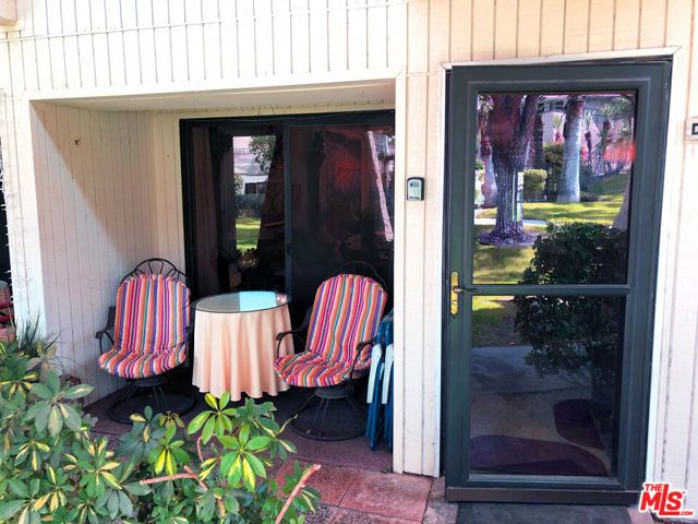 2801 N Los Felices Circle D, Palm Springs, CA 92262