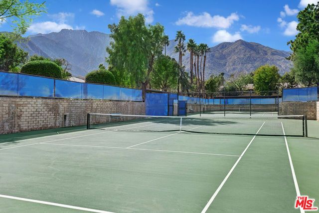 2801 N Los Felices Circle D, Palm Springs, CA 92262
