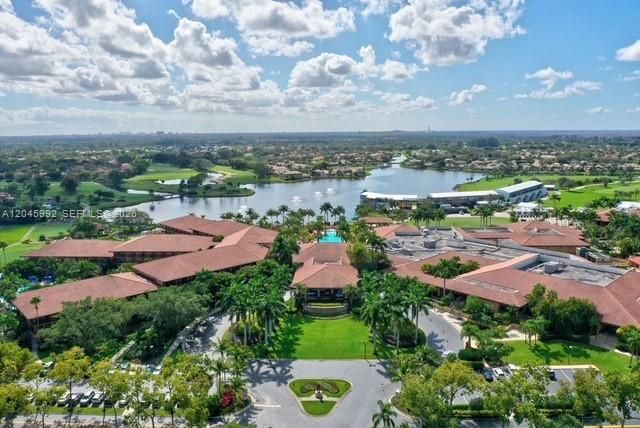 83 N Ironwood Way N, Palm Beach Gardens, FL 33418