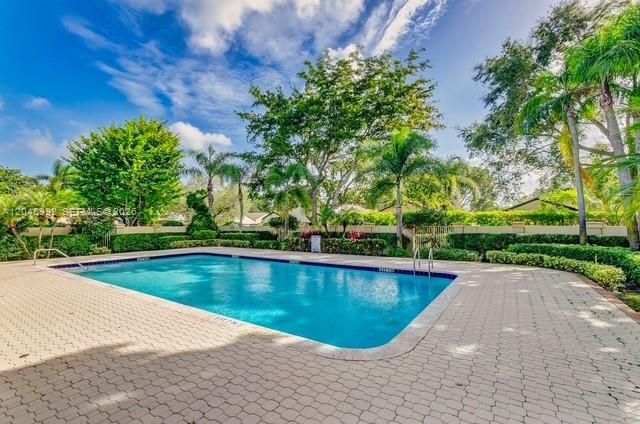 83 N Ironwood Way N, Palm Beach Gardens, FL 33418