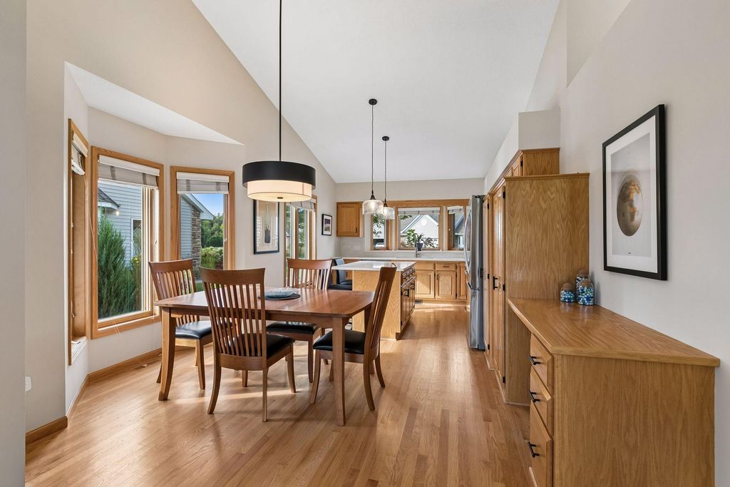 1090 Westcliff Curve, Shoreview, MN 55126 — photo 5