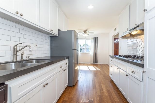 19233 Napa, Northridge, CA 91324