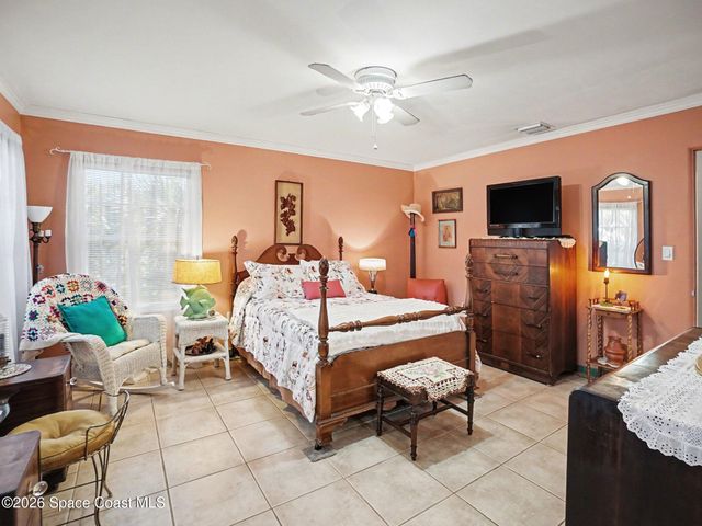 975 Fairview Avenue, Mount Dora, FL 32757