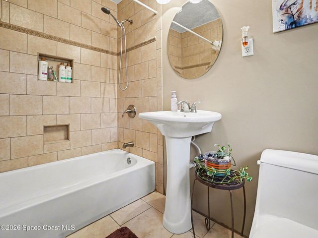 975 Fairview Avenue, Mount Dora, FL 32757