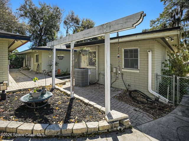 975 Fairview Avenue, Mount Dora, FL 32757