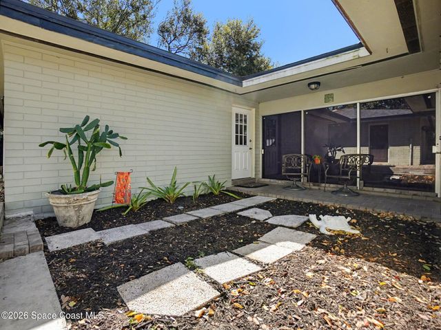 975 Fairview Avenue, Mount Dora, FL 32757