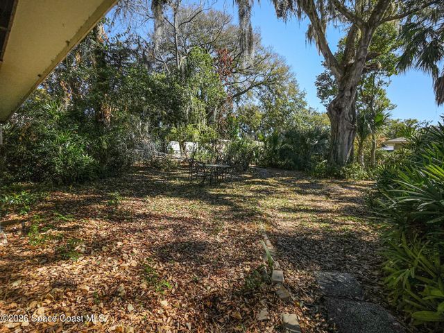 975 Fairview Avenue, Mount Dora, FL 32757