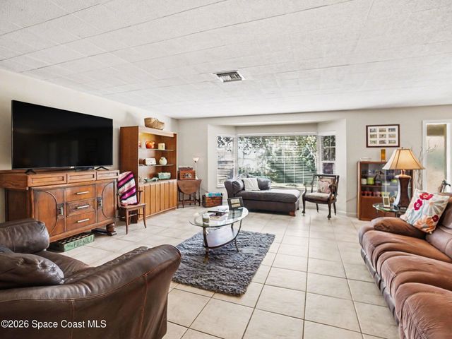 975 Fairview Avenue, Mount Dora, FL 32757