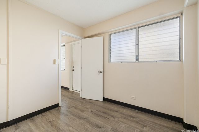 287 Wai Nani Way, Honolulu, HI 96815