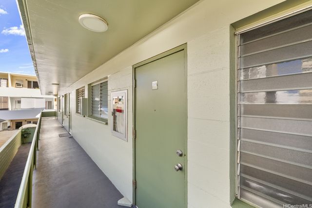 287 Wai Nani Way, Honolulu, HI 96815