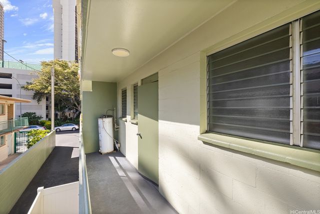 287 Wai Nani Way, Honolulu, HI 96815