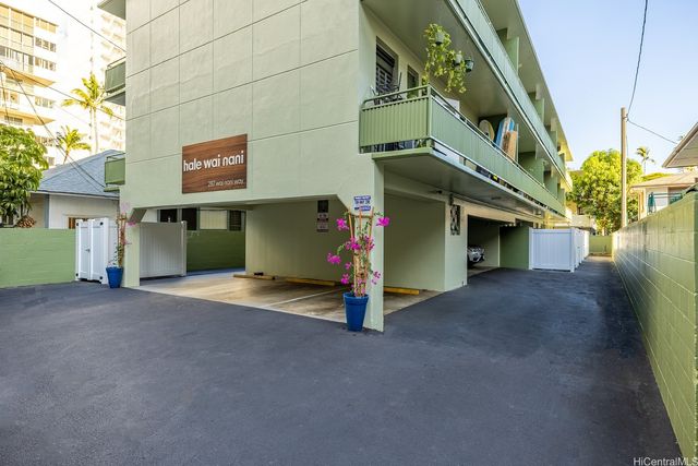 287 Wai Nani Way, Honolulu, HI 96815