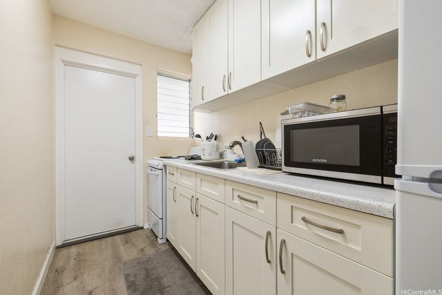 287 Wai Nani Way, Honolulu, HI 96815