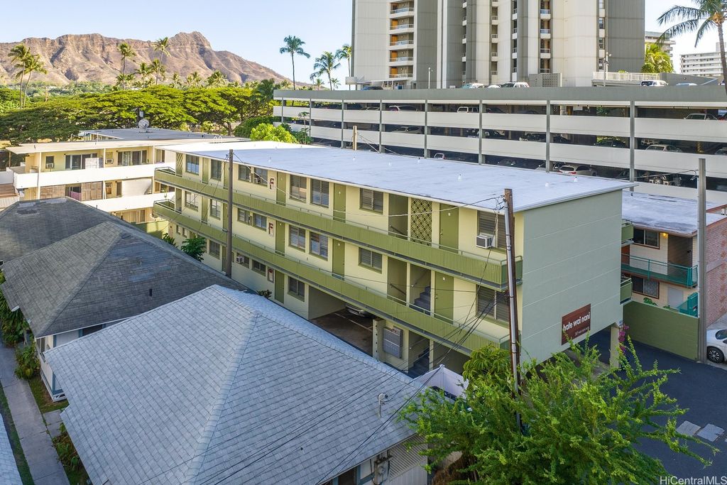 287 Wai Nani Way, Honolulu, HI 96815