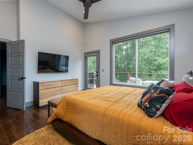 158 Riverview Drive, Asheville, NC 28806