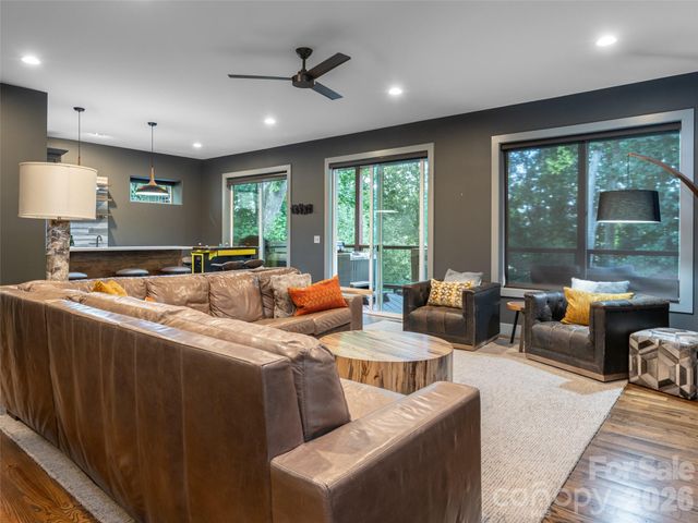 158 Riverview Drive, Asheville, NC 28806