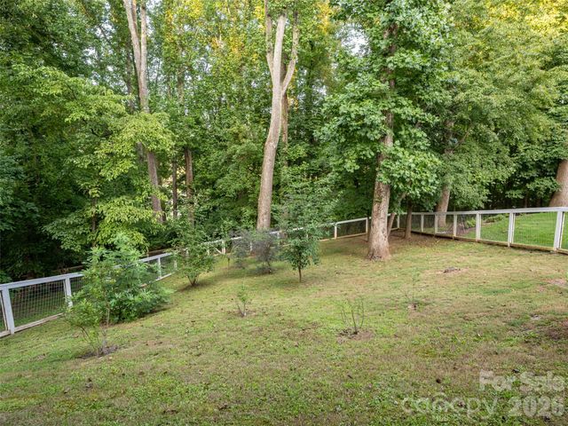 158 Riverview Drive, Asheville, NC 28806