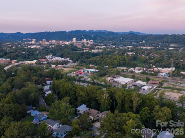 158 Riverview Drive, Asheville, NC 28806