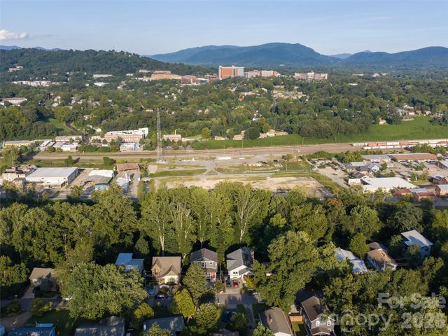 158 Riverview Drive, Asheville, NC 28806