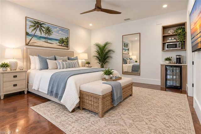 2401 Coach House LN, Naples, FL 34105