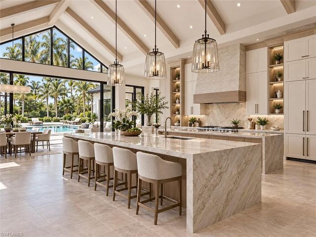 2401 Coach House LN, Naples, FL 34105