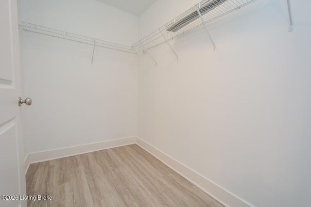 5008 Woodridge Lake Blvd, Louisville, KY 40272