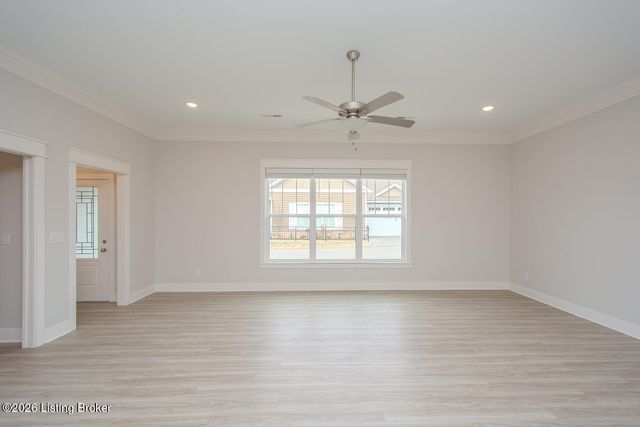 5008 Woodridge Lake Blvd, Louisville, KY 40272