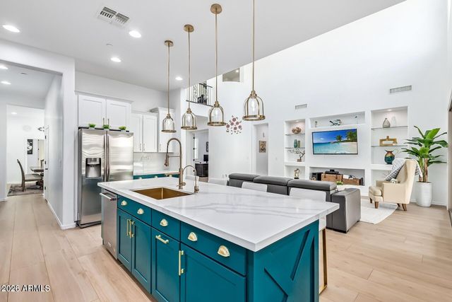 1528 W RED BIRD Road, Phoenix, AZ 85085