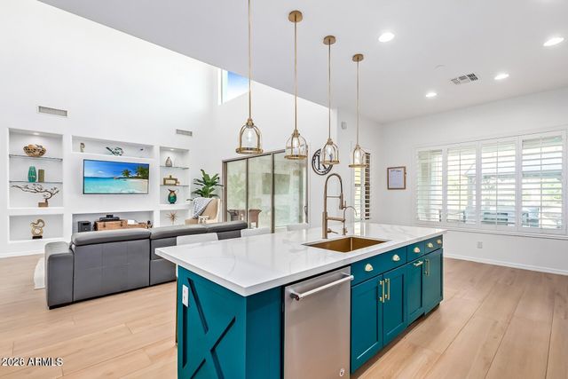 1528 W RED BIRD Road, Phoenix, AZ 85085