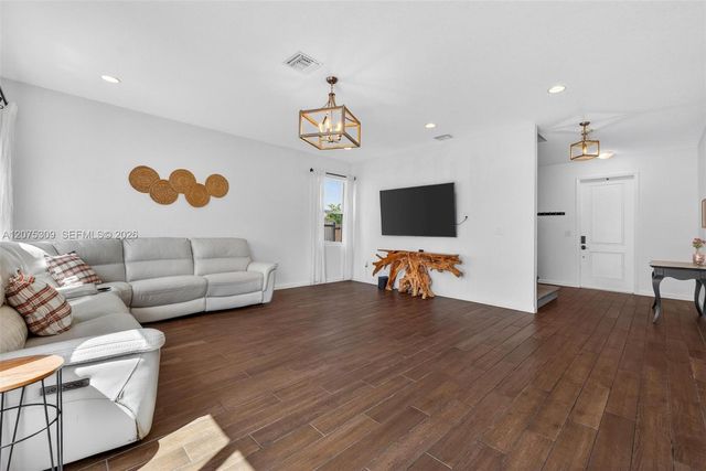 27884 SW 133rd Path 27884, Homestead, FL 33032