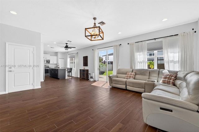 27884 SW 133rd Path 27884, Homestead, FL 33032