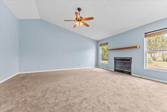 1572 Falcon DRIVE, Hartford, WI 53027