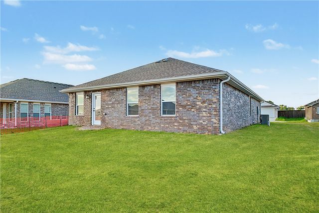 1805 Bugg Street, Pea Ridge, AR 72751