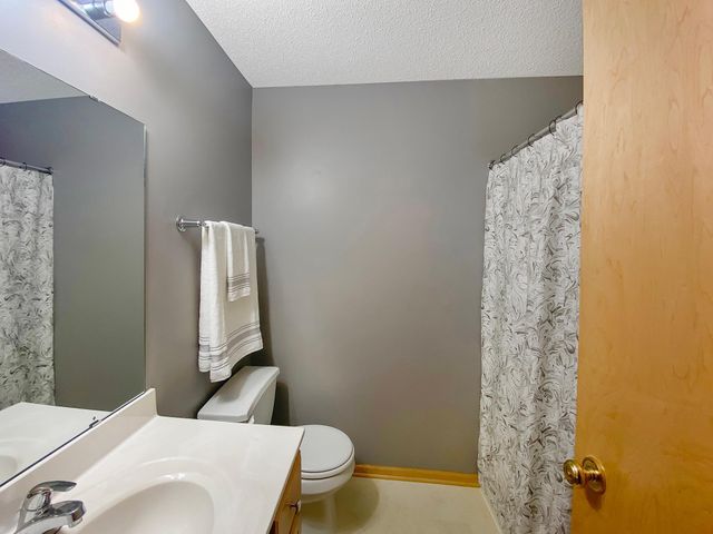 376 Brickyard Drive, Chaska, MN 55318