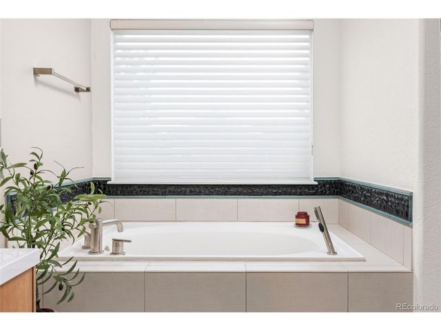 8565 Braun Loop, Arvada, CO 80005