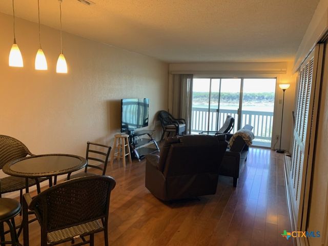 218 Cliffhouse Drive, Belton, TX 76513