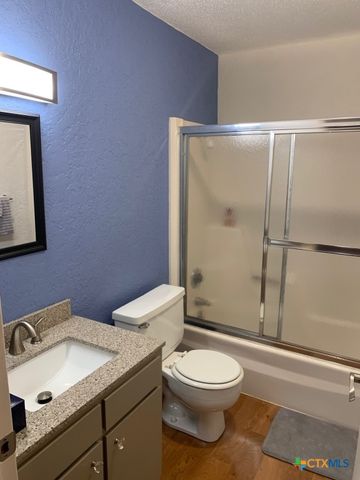 218 Cliffhouse Drive, Belton, TX 76513