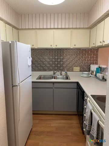 218 Cliffhouse Drive, Belton, TX 76513