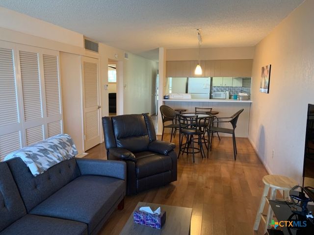 218 Cliffhouse Drive, Belton, TX 76513