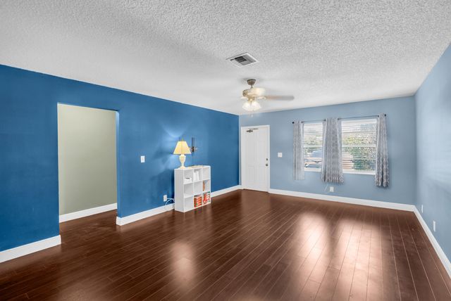 3958 CHAPEL Street, Palm Beach Gardens, FL 33403