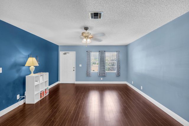 3958 CHAPEL Street, Palm Beach Gardens, FL 33403