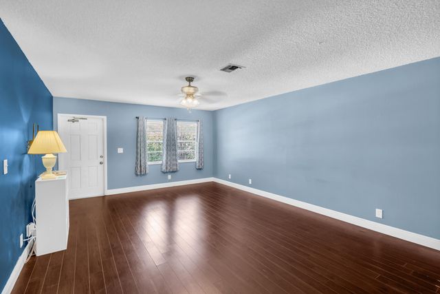 3958 CHAPEL Street, Palm Beach Gardens, FL 33403