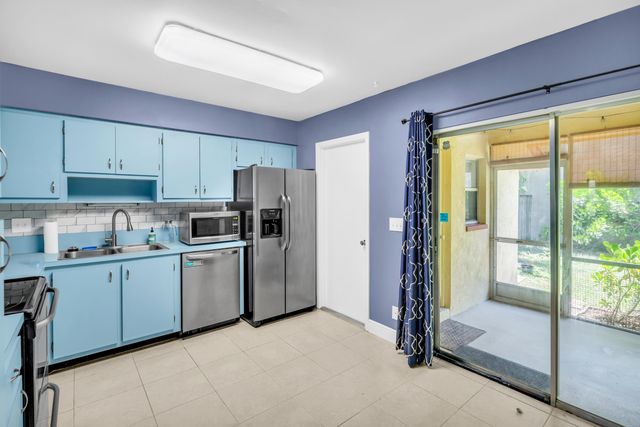 3958 CHAPEL Street, Palm Beach Gardens, FL 33403