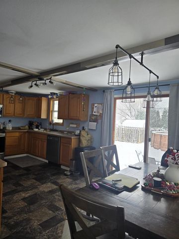 218 S Ohio Street, Prairie Du Chien, WI 53821