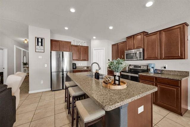 10554 STANDING STONE DRIVE, Wimauma, FL 33598