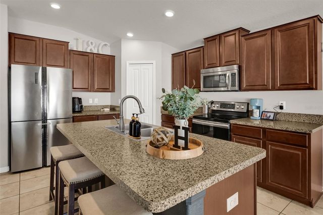 10554 STANDING STONE DRIVE, Wimauma, FL 33598