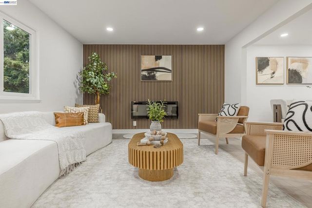1528 Saratoga Dr, Milpitas, CA 95035